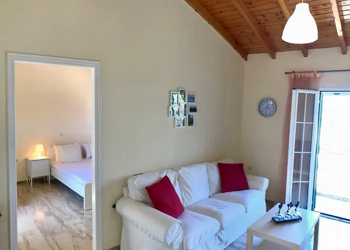 Wooden Ceiling Apartment - Close To City Center