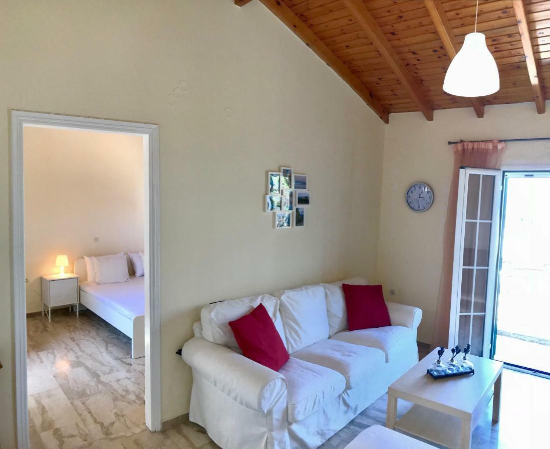 Wooden Ceiling - Close To City Center Apartment Kanali (Corfu)